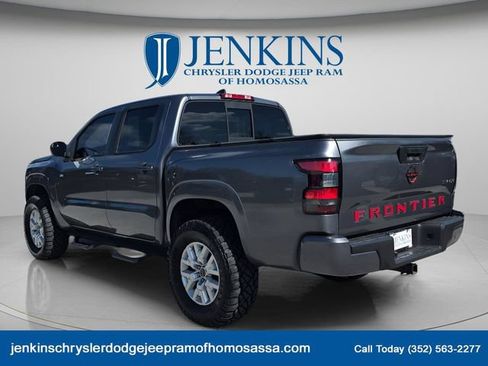 Used 2022 Nissan Frontier SV AWD/4WD image 6