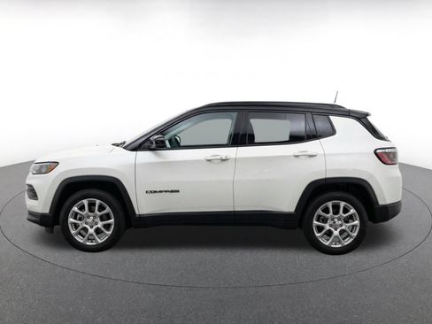 Used 2025 Jeep Compass Limited AWD/4WD image 4