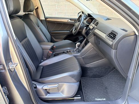 Used 2024 Volkswagen Tiguan SE AWD/4WD image 20