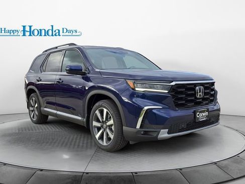 New 2025 Honda Pilot Touring image 1