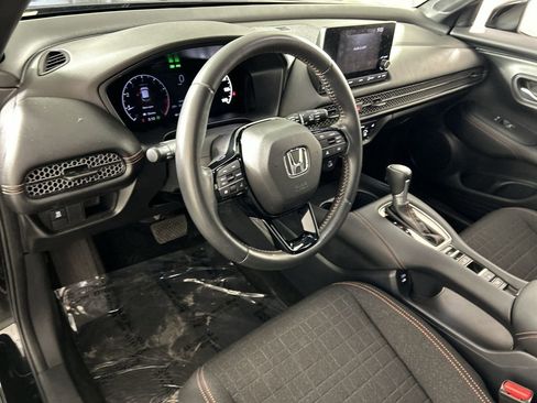 Used 2025 Honda HR-V Sport image 11