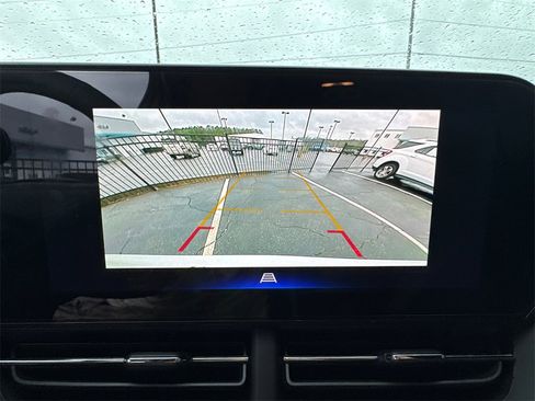 Used 2025 Chevrolet Trax RS w/ Driver Confidence Package image 30