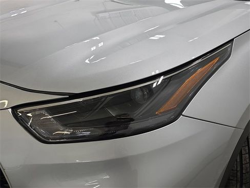 Certified 2024 Toyota Highlander LE image 26