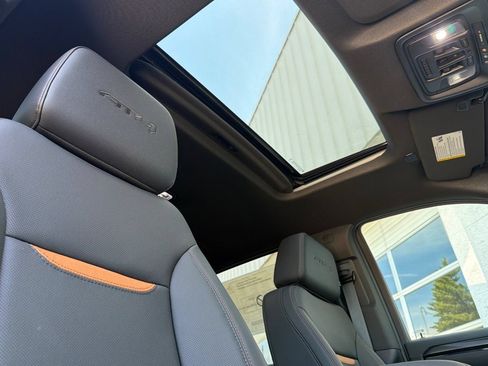 New 2026 GMC Sierra 1500 AT4 w/ AT4 Premium Package AWD/4WD image 13