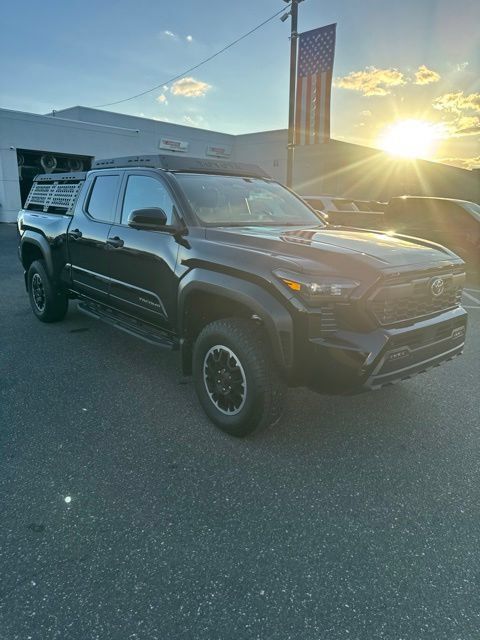 Used 2025 Toyota Tacoma TRD Off-Road w/ TRD Off Road Premium Package AWD/4WD image 9