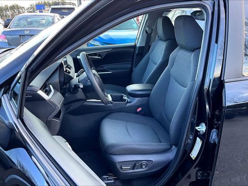 Used 2023 Toyota RAV4 XLE image 9