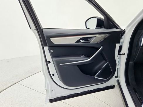 Certified 2025 Jaguar F-PACE R-Dynamic S image 31