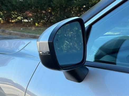 Certified 2022 Nissan Rogue SV image 10