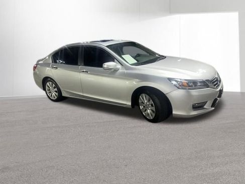 Used 2014 Honda Accord EX image 2
