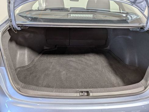 Used 2025 Toyota Corolla LE image 39