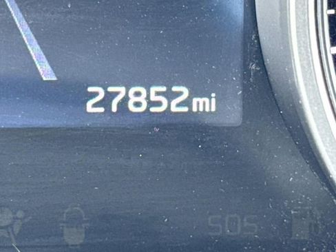 Used 2022 Kia Carnival SX image 22