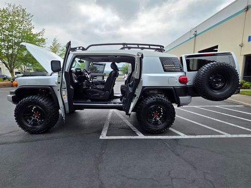Used 2007 Toyota FJ Cruiser 4WD image 23
