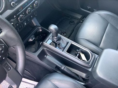 Used 2023 Toyota Tacoma TRD Off-Road w/ TRD Premium Off Road Package AWD/4WD image 16