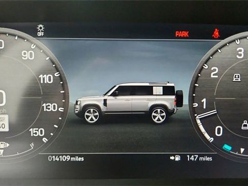 Used 2024 Land Rover Defender 110 SE image 41