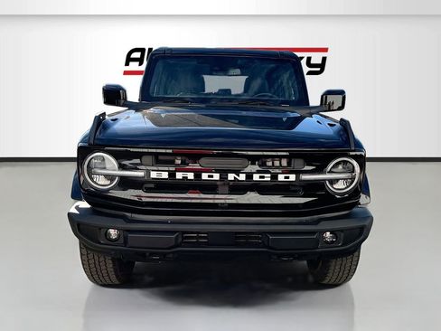 Used 2025 Ford Bronco Outer Banks AWD/4WD image 2
