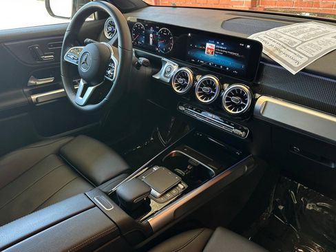 Certified 2022 Mercedes-Benz GLB 250 4MATIC image 19