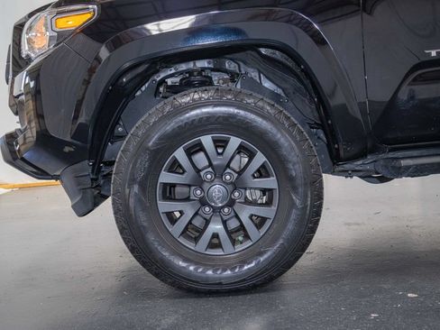 Used 2021 Toyota Tacoma SR5 RWD image 10