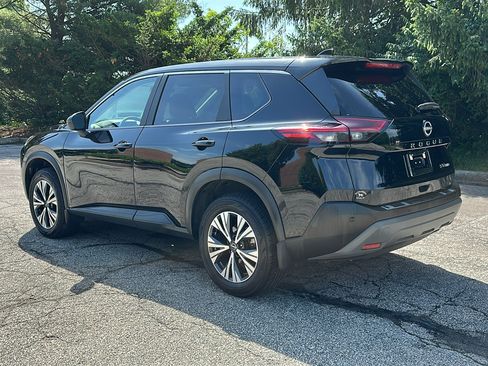 Used 2023 Nissan Rogue SV AWD/4WD image 7