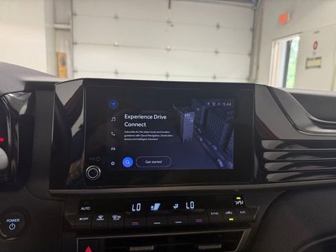 Used 2025 Toyota Camry SE image 16