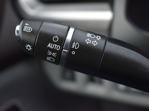 Used 2023 GMC Acadia SLT w/ Technology Package image 23