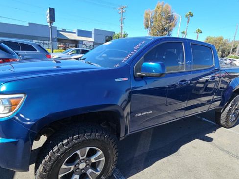 Used 2019 Chevrolet Colorado Z71 AWD/4WD image 3