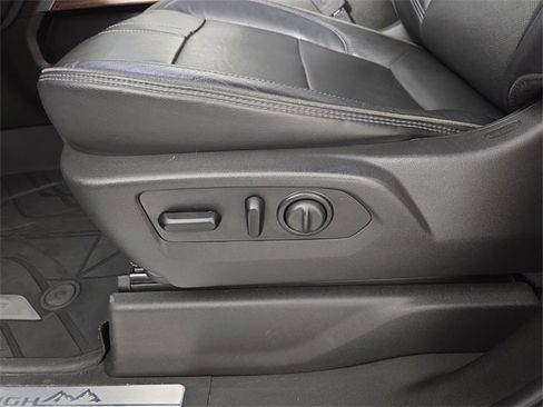 Used 2021 Chevrolet Silverado 1500 High Country w/ Technology Package image 21