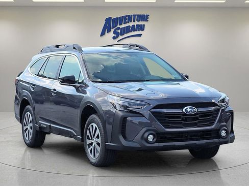 Used 2025 Subaru Outback Premium image 1