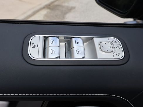 Used 2025 Mercedes-Benz G 550 image 11