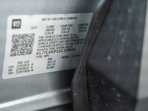 Used 2025 Chevrolet Trax ACTIV w/ Sunroof Package FWD image 43