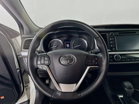 Used 2019 Toyota Highlander Limited AWD/4WD image 16