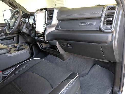 Used 2026 RAM 2500 Laramie AWD/4WD image 29