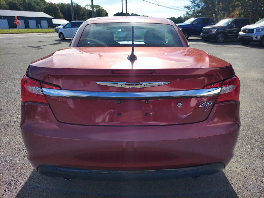 Used 2012 Chrysler 200 S FWD image 5