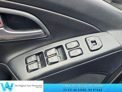 Used 2014 Hyundai Tucson SE AWD/4WD image 13