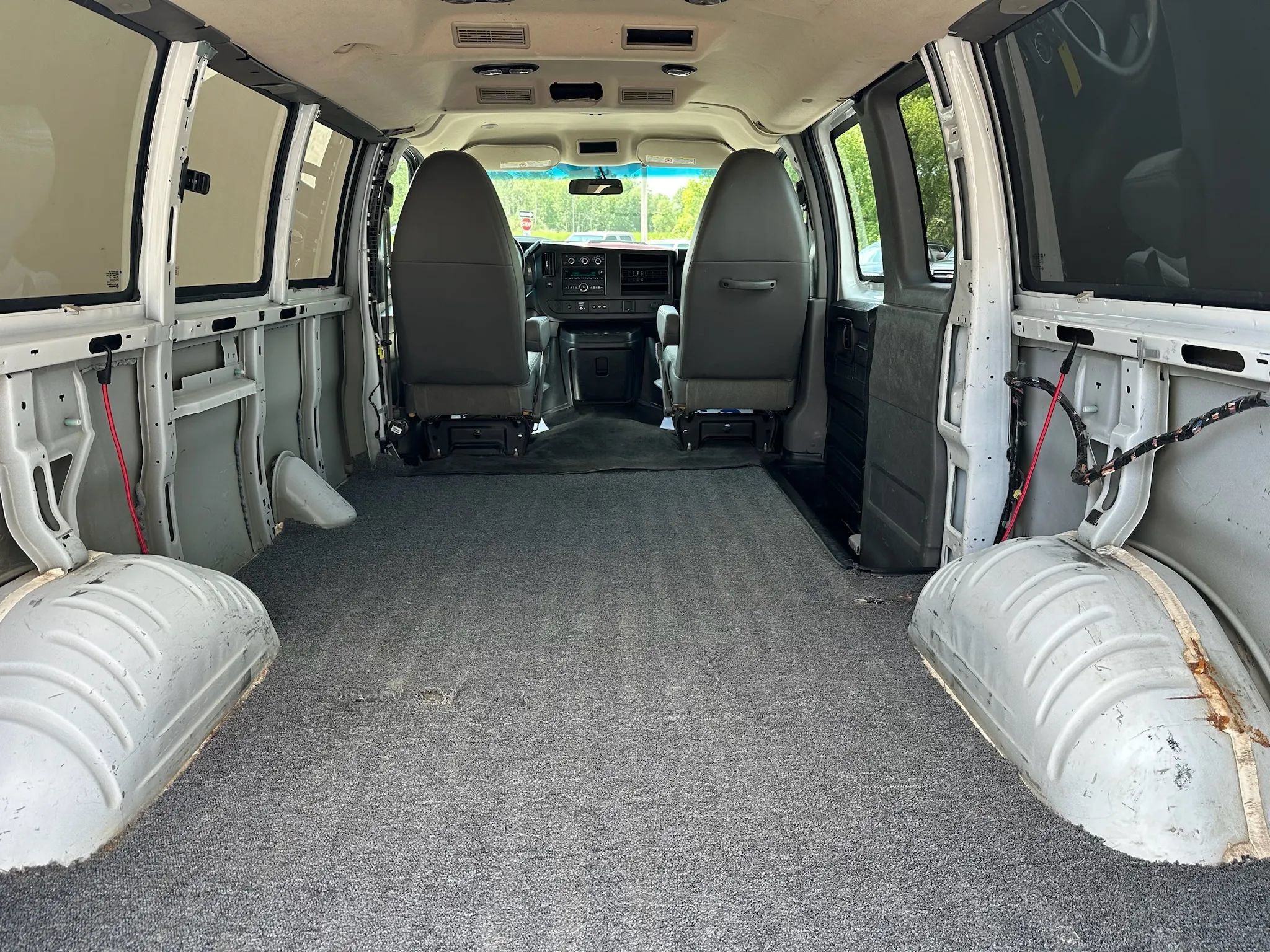 Used 2015 Chevrolet Express 2500 LT w/ LT Preferred Equipment Group RWD image 10