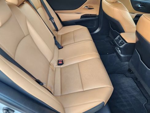 Certified 2023 Lexus ES 300h w/ Premium Package FWD image 30