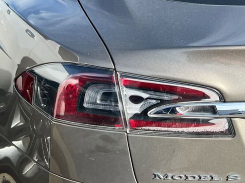 Used 2015 Tesla Model S 90D image 15