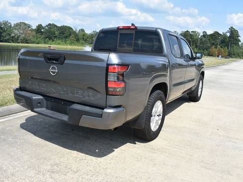 Used 2022 Nissan Frontier SV image 4