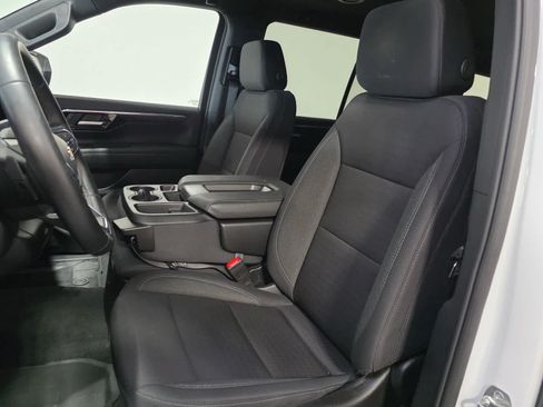 Used 2025 Chevrolet Tahoe LS AWD/4WD image 13