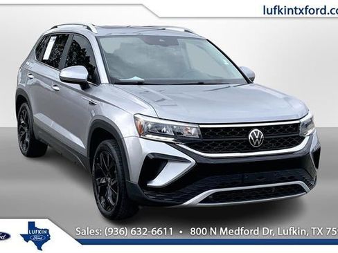 Used 2023 Volkswagen Taos SE w/ Panoramic Sunroof Package image 1