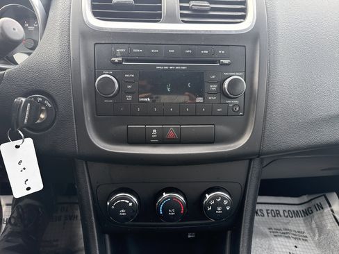 Used 2014 Dodge Avenger SE w/ Blacktop Package image 16