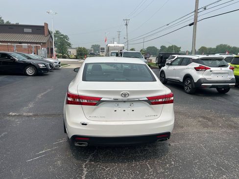 Used 2014 Toyota Avalon Limited FWD image 4