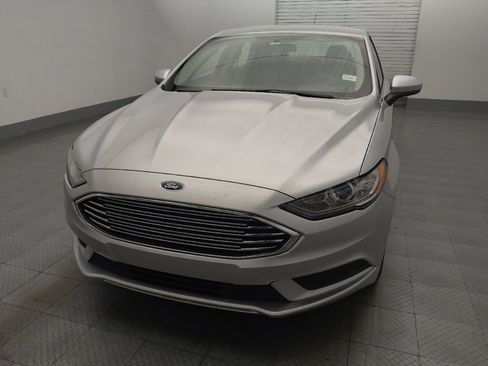 Used 2018 Ford Fusion SE w/ Fusion SE Technology Package FWD image 15