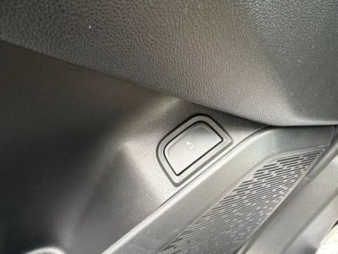 Used 2026 Chevrolet Equinox LT w/ Convenience Package II FWD image 23