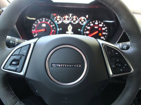 Used 2017 Chevrolet Camaro LT RWD image 18