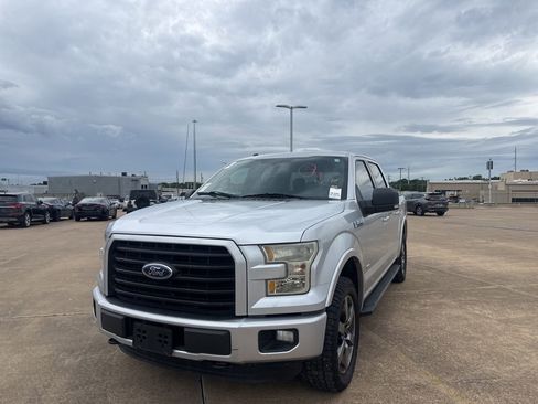 Used 2016 Ford F150 XLT w/ Equipment Group 302A Luxury AWD/4WD image 6
