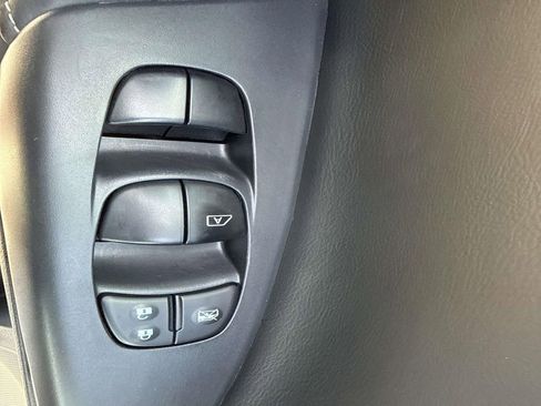 Used 2015 Nissan Sentra SR w/ SR Premium Package image 18