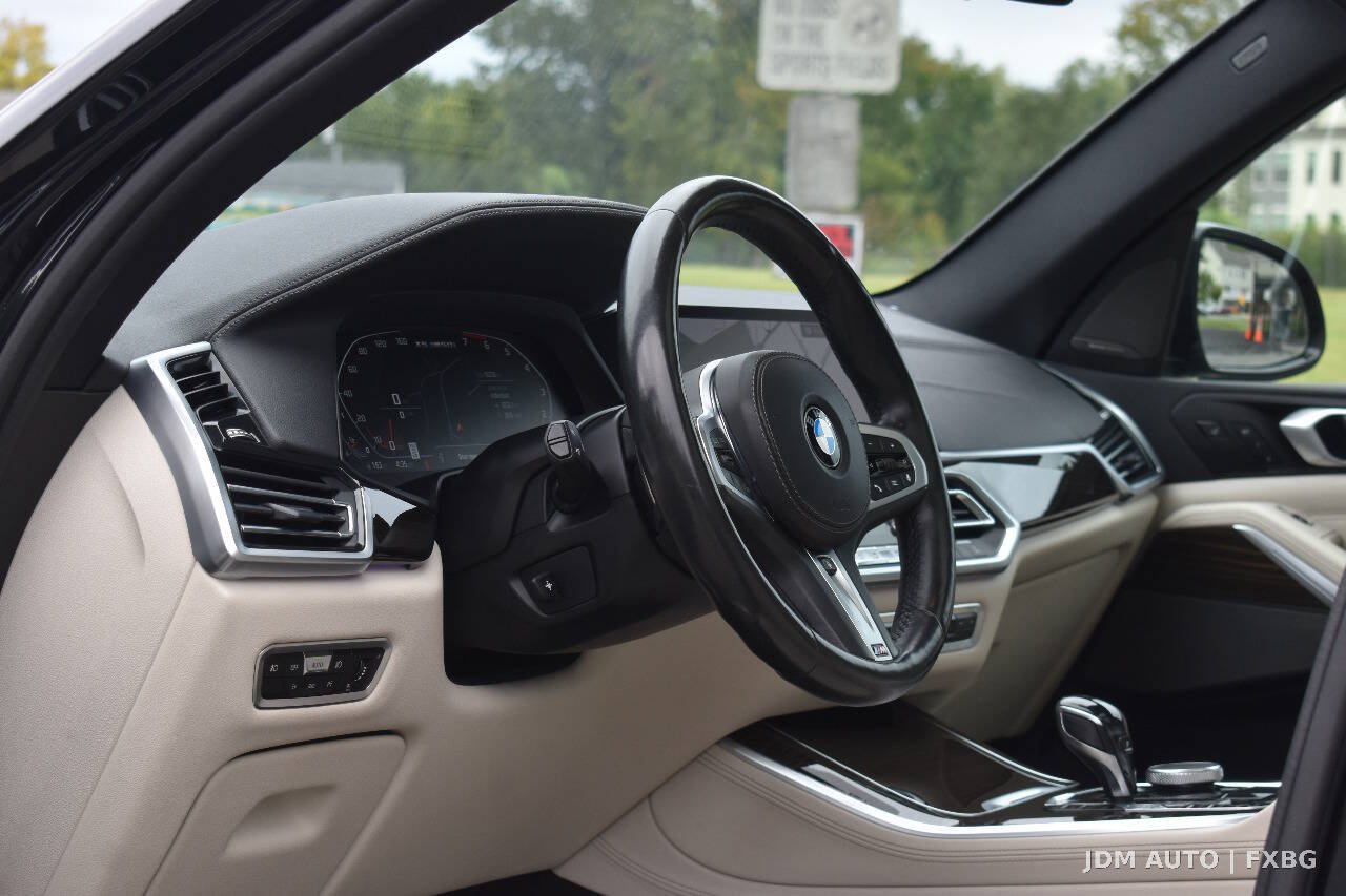 Used 2020 BMW X5 M50i w/ Executive Package AWD/4WD image 20