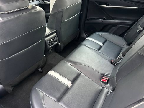 Used 2025 Toyota Camry SE FWD image 11