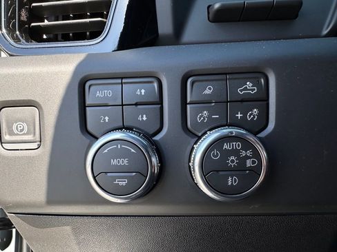 New 2026 GMC Sierra 2500 AT4X w/ AT4X AEV Edition AWD/4WD image 33
