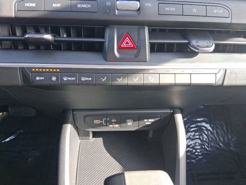 Used 2025 Kia K4 LXS image 23